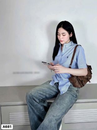 Ảnh của Áo sơ mi kẻ cộc tay thêu ngựa