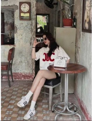 Ảnh của Áo phông chaneo chữ xù