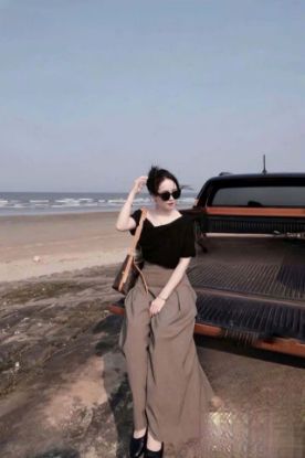 Ảnh của SET NÂU QUẦN LI ỐNG RỘNG MIX ÁO TIM LỆCH VAI