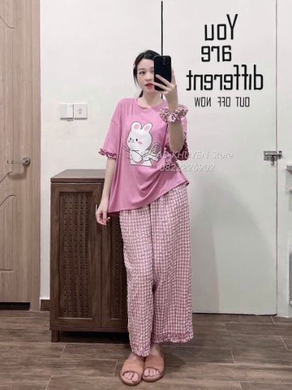 Ảnh của Set bộ thỏ hồng quần kẻ