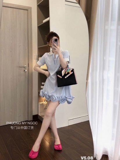 Ảnh của Váy kẻ cổ sen chân hoa