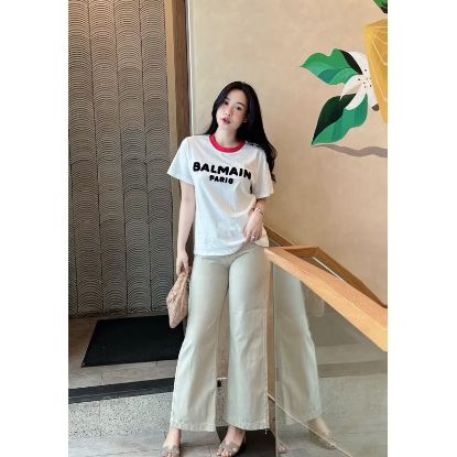 Ảnh của ÁO PHÔNG BALMAN KHUYU VAI VIỀN CỔ ĐỎ