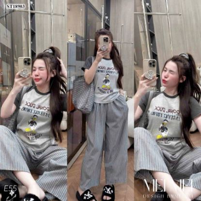 Ảnh của Set áo ghi vịt mix quần kẻ